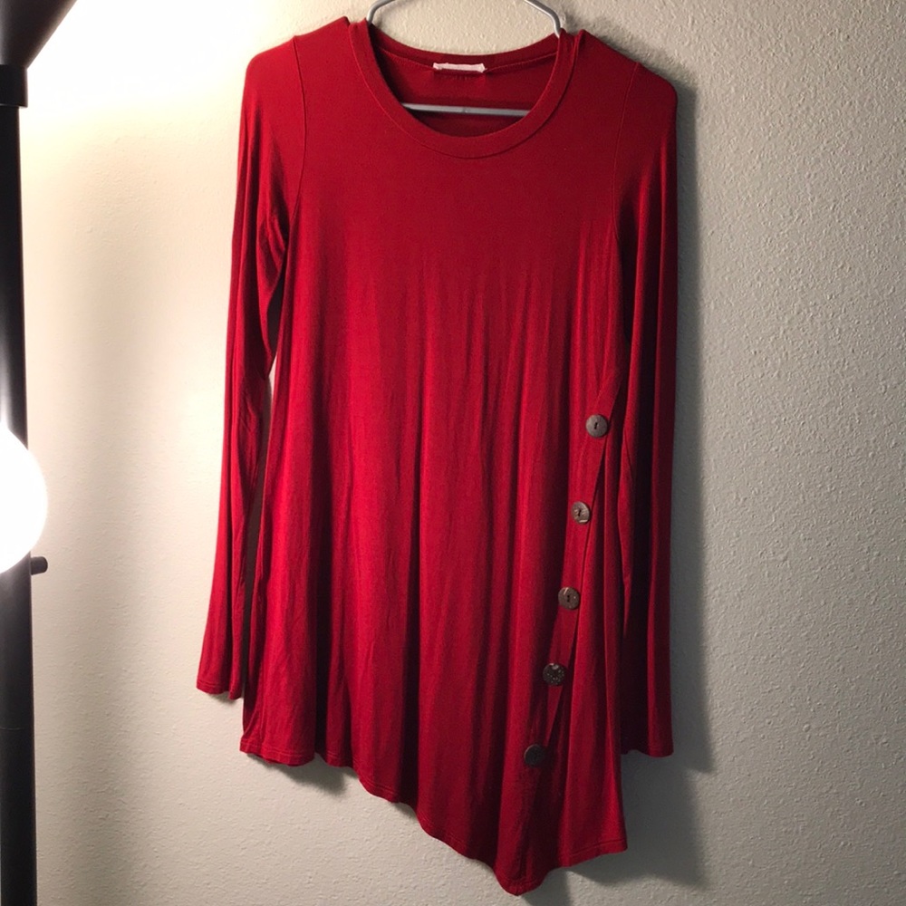 Red top w button detail